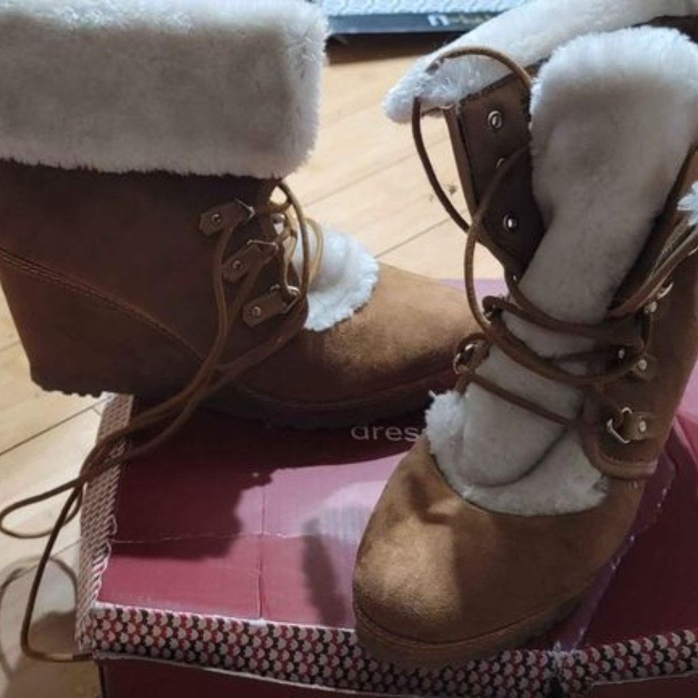 Fur boots sz 8.5